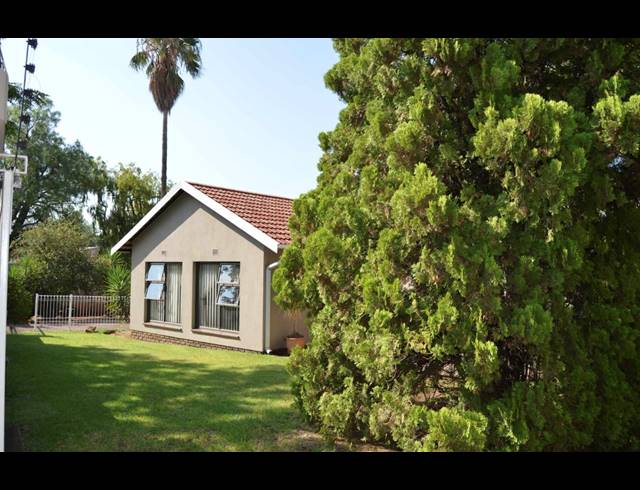 3 BEDROOM FREEHOLD FOR SALE IN BRACKENHURST